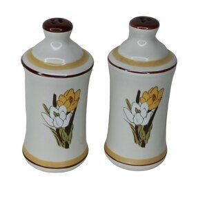 VINTAGE CALIFORNIA POTTERY USA CROCUS Salt and pepper shakers floral